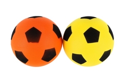 Míč pěnový fotbalový 21cm 2 barvy v síťce