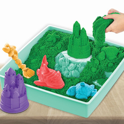 KINETIC SAND KRABICE TEKUTÉHO PÍSKU S PODLOŽKOU ZELENÁ