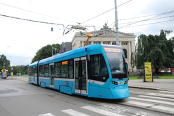 Moderní tramvaj DPO Ostrava modrá 47 cm