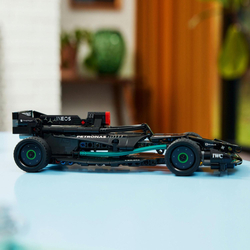 Mercedes-AMG F1 W14 E Performance Pull-Back
