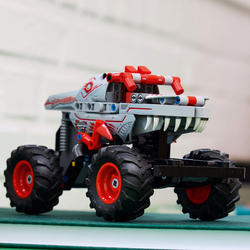 Monster Jam™ ThunderROARus™ s natahovacím motorem