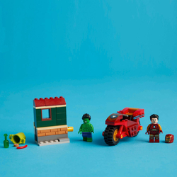 Iron Man s motorkou a Hulk