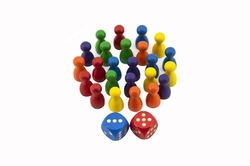 Figurky dřevo 25mm 24ks 6 barev+ 2 kostky společenská hra v sáčku 7x13cm